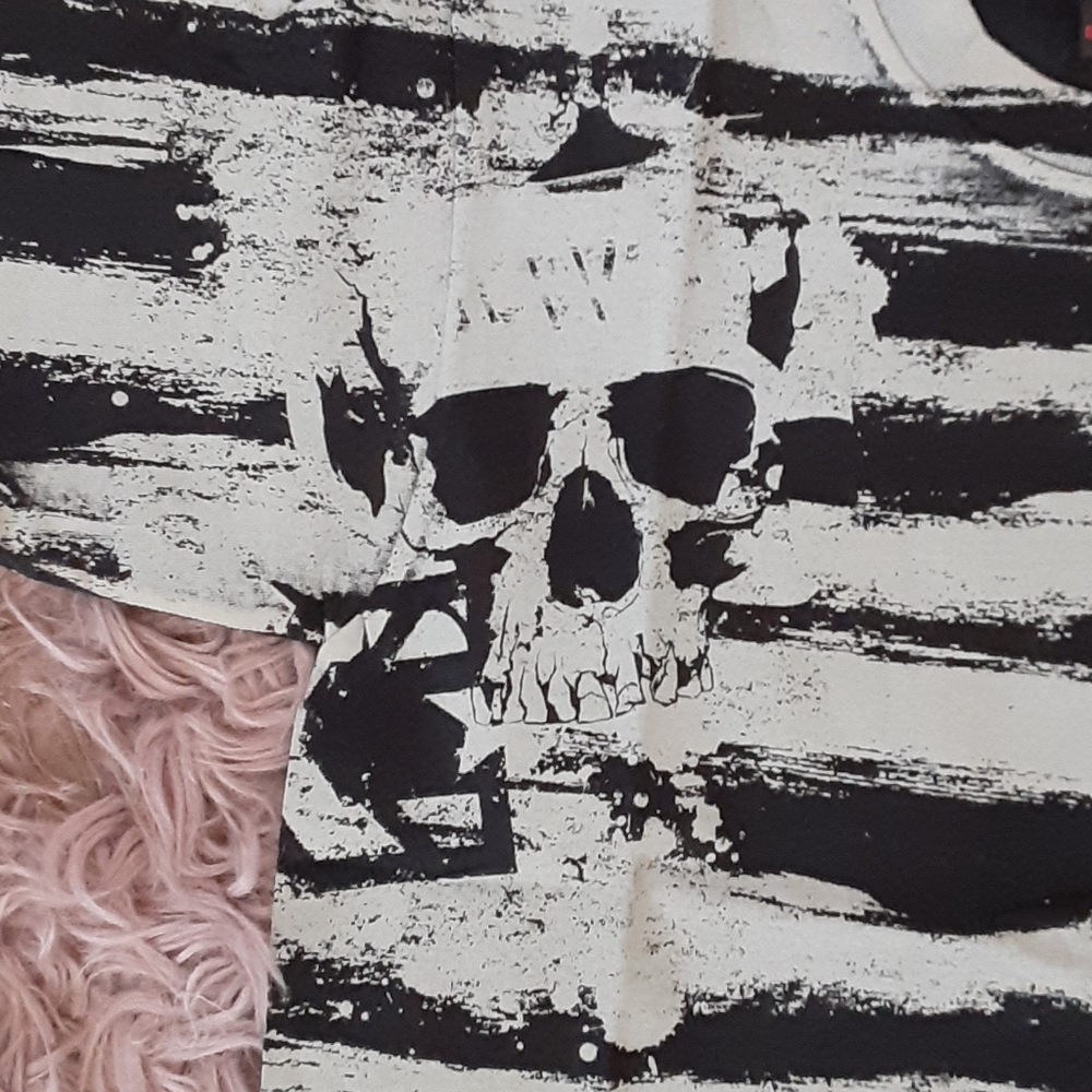 Contrabrand tee - Picture 2 of 2